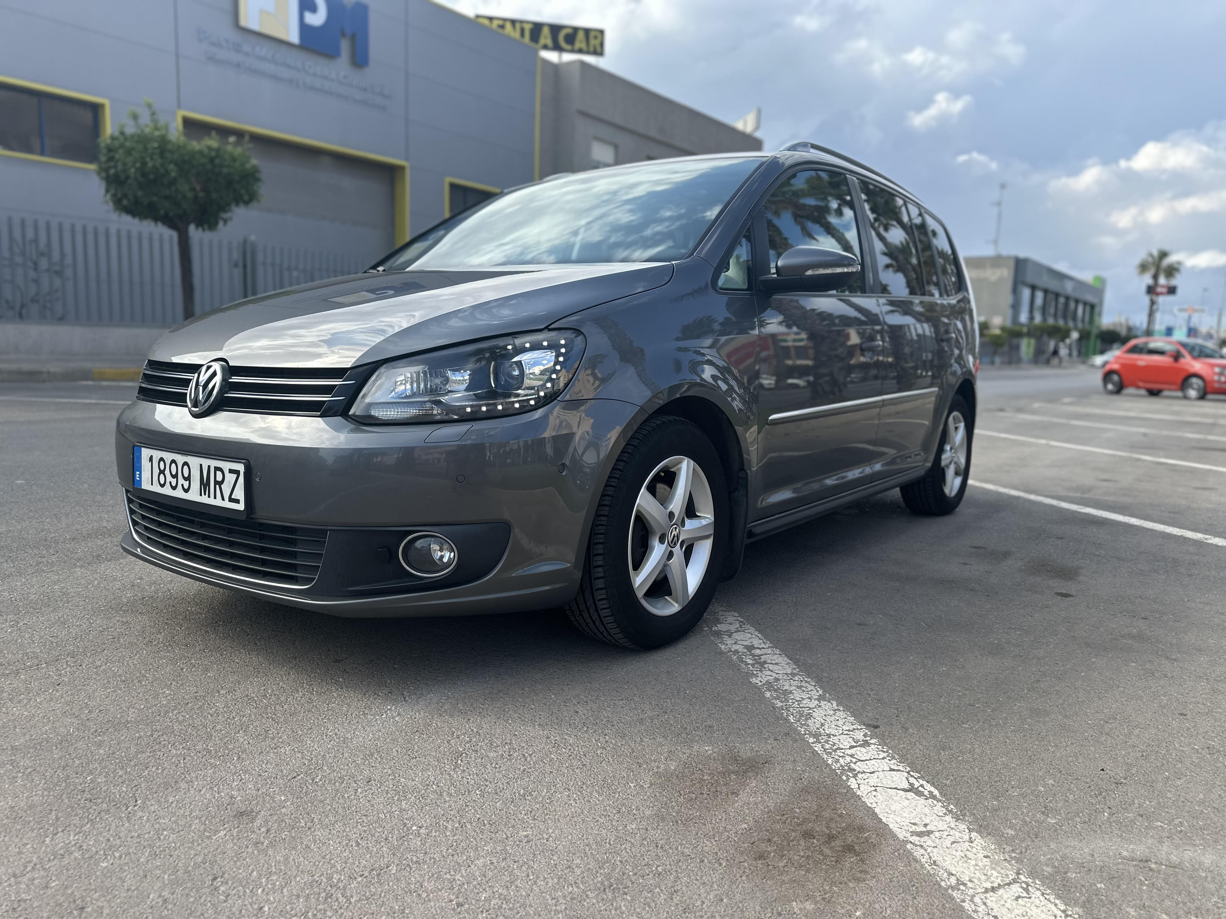 Volkswagen Touran, 7 seater, automatic,diesel