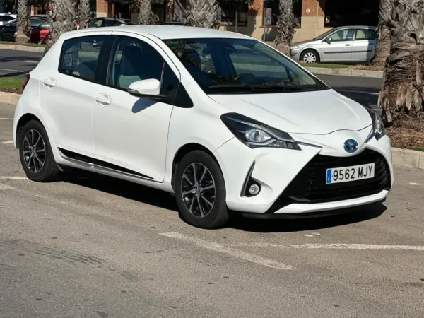 Toyota Yaris hybrid Automatic